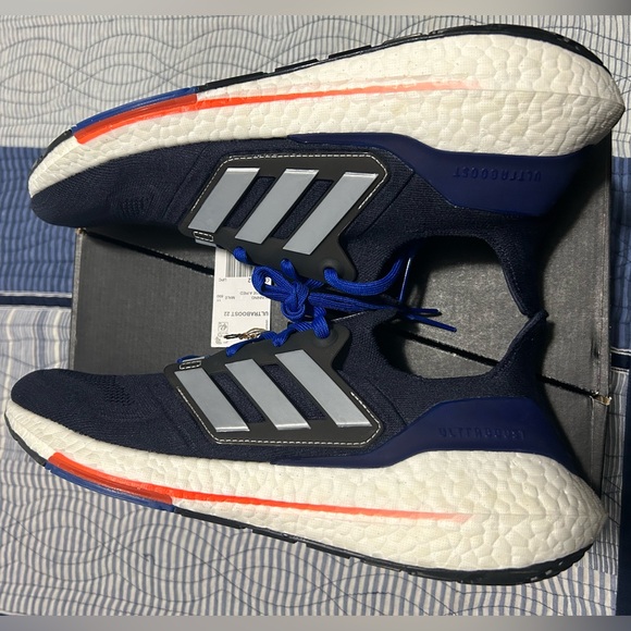 UltraBoost 22 - Picture 7 of 10